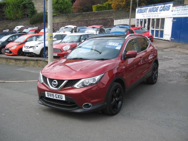 Nissan Qashqai 1.5 QASHQAI N-TEC + DCI Hatchback Diesel Red