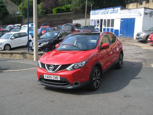 Nissan Qashqai 1.5 QASHQAI TEKNA DCI Hatchback Diesel Red