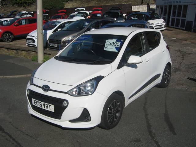 Hyundai i10 1.0 I10 PREMIUM Hatchback Petrol White