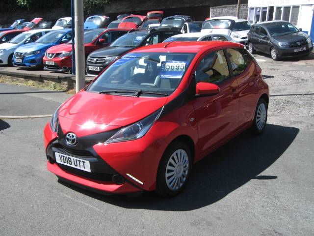 Toyota Aygo 1.0 AYGO X-PLAY VVT-I Hatchback Petrol Red