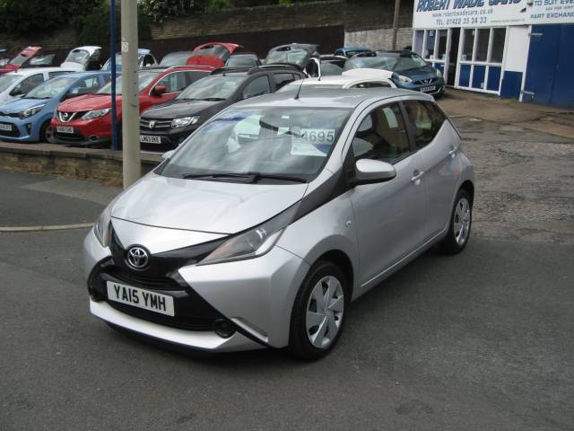 Toyota Aygo 1.0 AYGO X-PLAY VVT-I Hatchback Petrol Silver